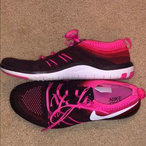 Pink Nike Focus Flyknit